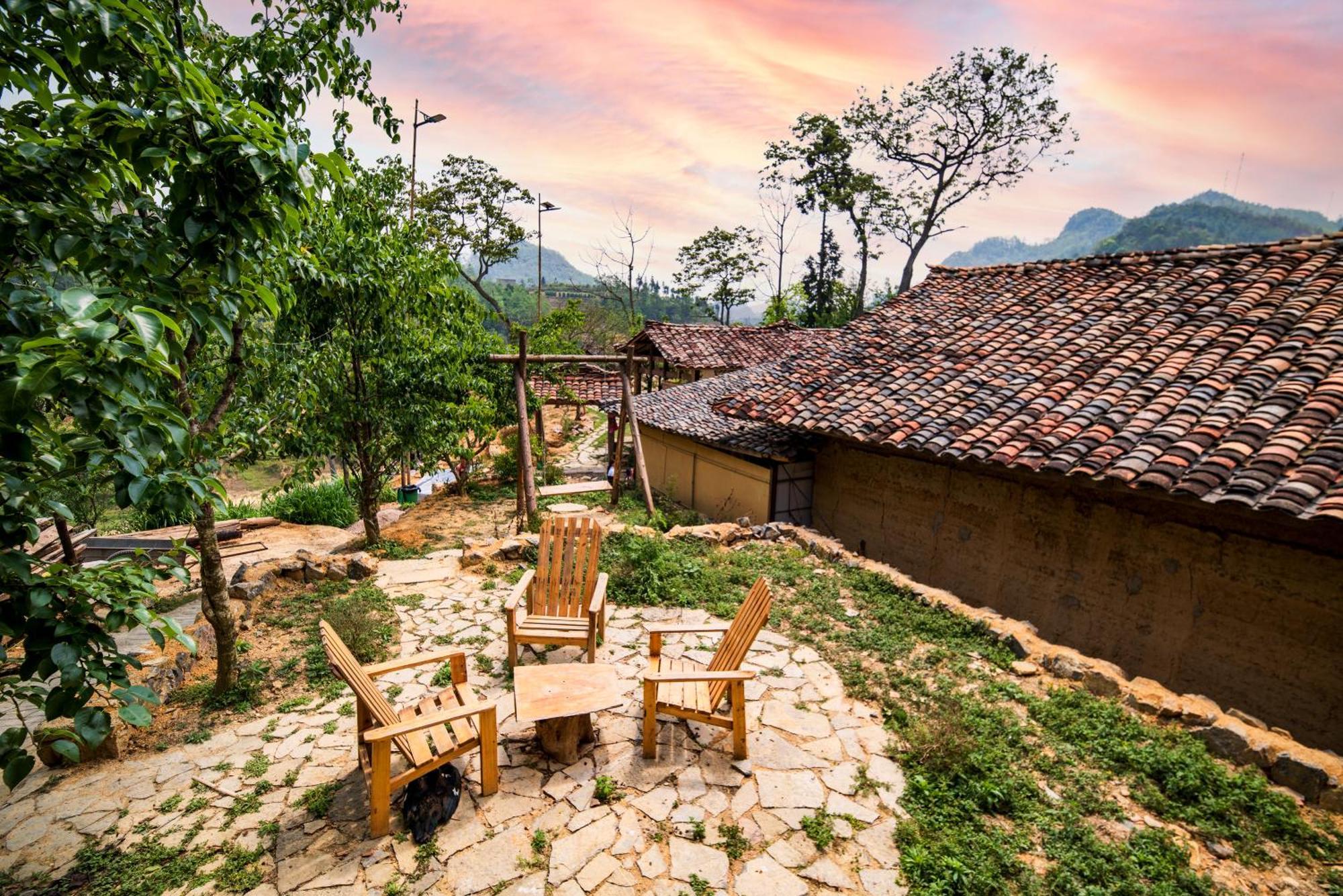 Then Pa Village *