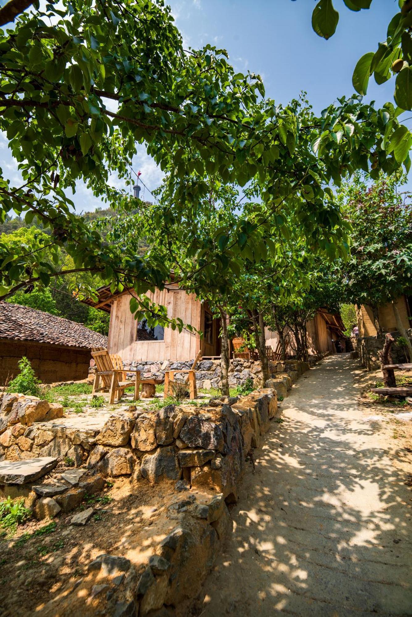 Then Pa Village